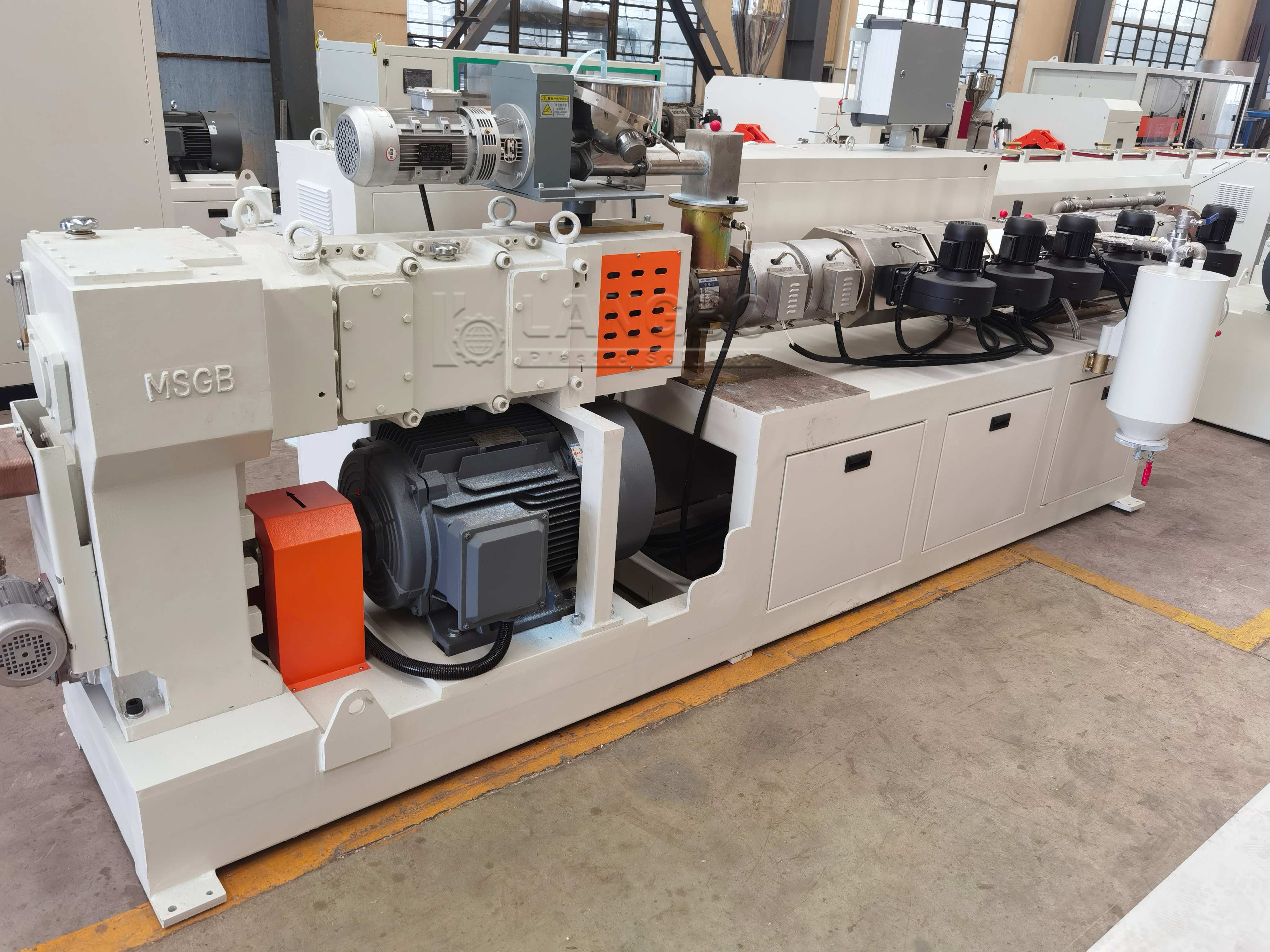সম্পর্কে সর্বশেষ কোম্পানী কেস PVC Pipe Extrusion Line Project for Infrastructure Pipe Manufacturing in Algeria