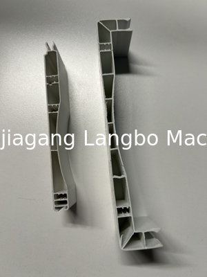 গুণ  51/105 22kw Curtain PVC Profile Extrusion Line Conical Twin Screw কারখানা