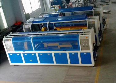 350KG/H পণ্যের গতি WPC ওয়াল প্যানেল মেশিন, PLC কন্ট্রোল WPC প্রোফাইল প্রোডাকশন লাইন