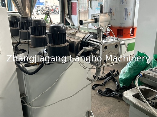 22kw পিভিসি বেসবোর্ড প্রোফাইল এক্সট্রুশন লাইন টুইন স্ক্রু 8 মিটার লম্বা