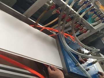 300mm শঙ্কু ডবল স্ক্রু Extruder সঙ্গে পিভিসি প্রোফাইল এক্সট্রুশন লাইন