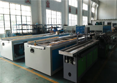 টেকসই পিভিসি কাঠ প্লাস্টিক প্রোফাইল মেঝে extruder মেশিন