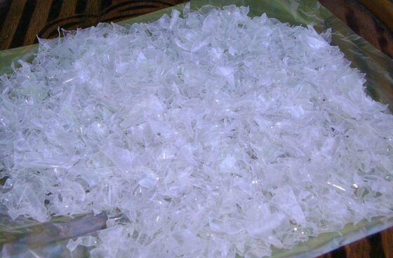 পিইটি বোতল পুনর্ব্যবহারের জন্য 14 মিমি ফ্লেক আকার এবং 380 ভোল্টেজের সাথে 300-5000 কেজি / এইচ ক্ষমতাযুক্ত পিইটি পুনর্ব্যবহার লাইন