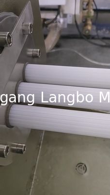 উচ্চ গতি সম্পন্ন প্লাস্টিক এইচডিপিই এমবিবিআর ফিল্টার মিডিয়া ক্যারিয়ার এক্সট্রুশন তৈরির মেশিন