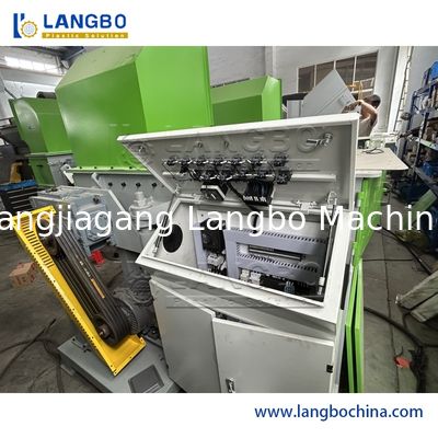 প্লাস্টিক বর্জ্য, কাঠের প্যালেট, এইচডিপিই পাইপ, কাপড়, টেক্সটাইল ফিল্ম ভাঙা এবং পুনর্ব্যবহার করার মেশিনের জন্য প্লাস্টিক মেশিন একক শ্যাফ্ট শ্রেডার