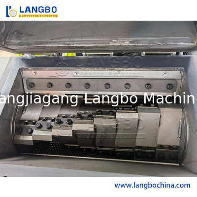 প্লাস্টিক পোষা বোতল পিপি পিই ফ্লেক্স রিসাইক্লিং ক্রাশিং ক্রাশার মেশিন