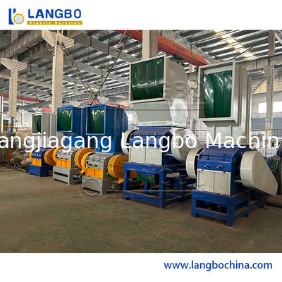 37KW মোটর শক্তি এবং দক্ষ পুনর্ব্যবহারের জন্য 100-500 কেজি / এইচআর ক্ষমতা সহ স্বয়ংক্রিয় প্লাস্টিক শ্রেডার ক্রাশার