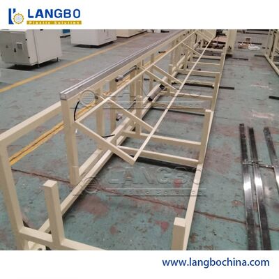 300mm শঙ্কু ডবল স্ক্রু Extruder সঙ্গে পিভিসি প্রোফাইল এক্সট্রুশন লাইন