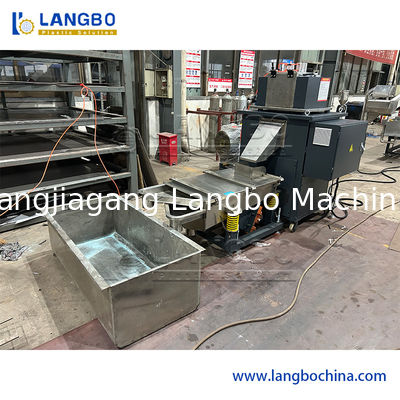 একক স্ক্রু এক্সট্রুডার প্লাস্টিক পুনর্ব্যবহারযোগ্য গ্রানুলার মেশিন 150 কেজি / এইচ ক্যাপাসিটি