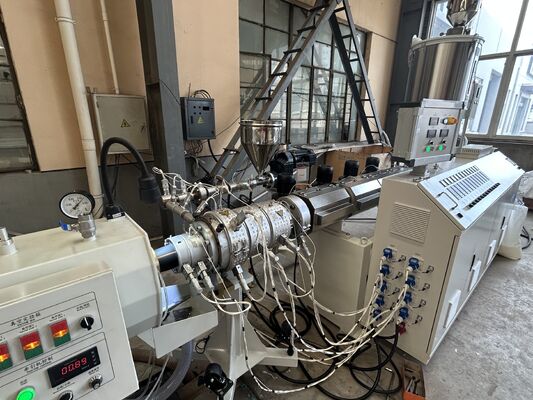 স্বয়ংক্রিয় PE পাইপ এক্সট্রুশন লাইন একা স্ক্রু প্লাস্টিক পাইপ মেকিং মেশিন উচ্চ গতি