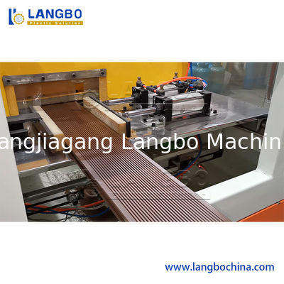 জনপ্রিয় সহজ পরিচালিত WPC প্রোফাইল এক্সট্রুশন লাইন নিম্ন শক্তি খরচ