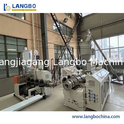 স্থাপত্য WPC প্রোফাইল এক্সট্রুশন লাইন 240 এমএম পণ্য ফাইলের 37KW মোটর শক্তি