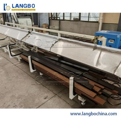 পিভিসি / WPC প্রোফাইল এক্সট্রুশন লাইন সিমেন্স মোটর ডাবল স্ক্রু ডিজাইন