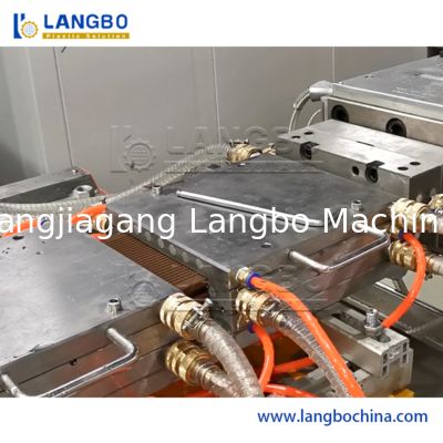 পিভিসি / WPC প্রোফাইল এক্সট্রুশন লাইন সিমেন্স মোটর ডাবল স্ক্রু ডিজাইন