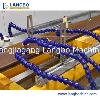 পিভিসি / WPC প্রোফাইল এক্সট্রুশন লাইন সিমেন্স মোটর ডাবল স্ক্রু ডিজাইন