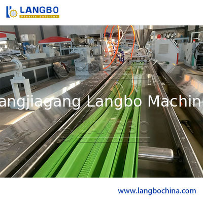 দ্রুত এবং দক্ষ ইউপিভিসি ওয়াটারবার ওয়াটারস্টপ প্রোফাইল শীট এক্সট্রুশন ইউনিট মেশিনারি