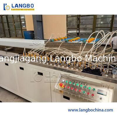 PE PP কাঠ-প্লাস্টিক ডেক্কিং ফেন্স ফ্লোর প্রোফাইল এক্সট্রুশন প্রোডাকশন লাইন যা মেঝে, ইনডোর বা আউটডোর/প্যারাপেট/ট্রে-তে ব্যবহৃত হয়