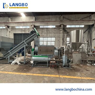 পিইটি বোতল পুনর্ব্যবহারের জন্য 14 মিমি ফ্লেক আকার এবং 380 ভোল্টেজের সাথে 300-5000 কেজি / এইচ ক্ষমতাযুক্ত পিইটি পুনর্ব্যবহার লাইন