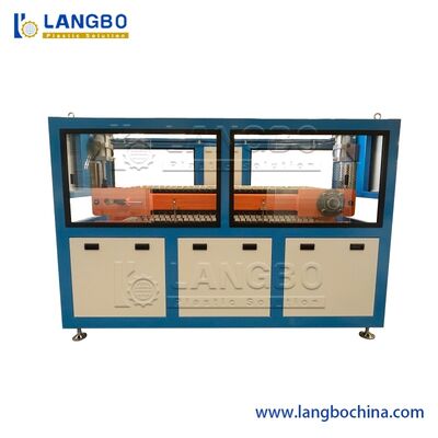 কাঠের কম্পোজিট প্লাস্টিক পিভিসি ফোম স্কিটিং বোর্ড প্রোফাইল এক্সট্রুডিং মেশিন প্রোডাকশন লাইন