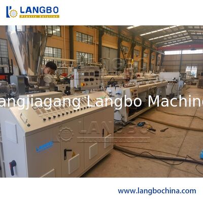 শক্তি সঞ্চয় প্লাস্টিকের পাইপ এক্সট্রুশন লাইন, নতুন শর্ত টুইন স্ক্রু extruders