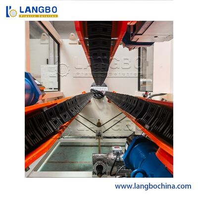 জনপ্রিয় প্লাস্টিকের এইচডিপিই পিই পিপিআর পিভিসি জল পাইপ সরবরাহ ড্রেনাইজিং পায়ের পাতার মোজাবিশেষ নল এক্সট্রুশন উত্পাদন