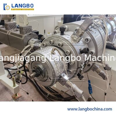 সম্পূর্ণ স্বয়ংক্রিয় পিভিসি পাইপ এক্সট্রুশন লাইন উচ্চ গতির পাইপ তৈরির মেশিন