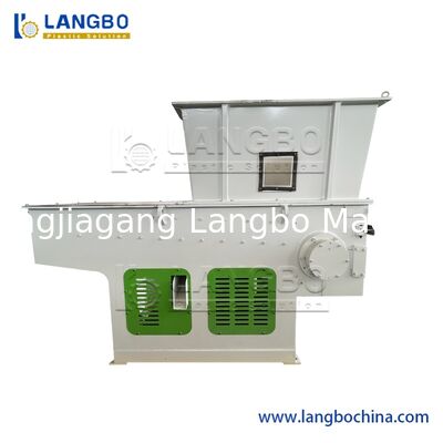 প্লাস্টিক বর্জ্য স্ক্র্যাপ মেটাল প্লাইউড কাঠের প্যালেট প্লাস্টিক পিপি এইচডিইপি এলডিপিই পিভিসি লাম্পস বর্জ্য পাইপ রিসাইক্লিং সিঙ্গেল শ্যাফ্ট শ্রেডার মেশিন