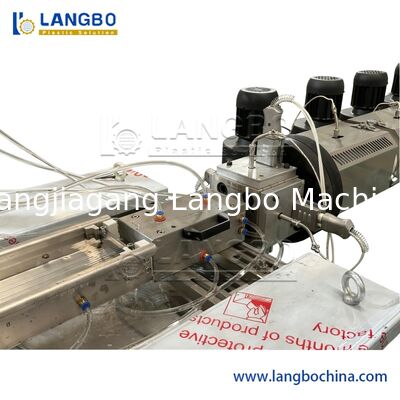 সুপারমার্কেটের জন্য পিভিসি প্রাইস ট্যাগ প্রোফাইল এক্সট্রুড মেশিন পিভিসি প্রোফাইল তৈরির মেশিন প্লাস্টিক পিভিসি প্রাইস ট্যাগ এক্সট্রুডার মেশিন