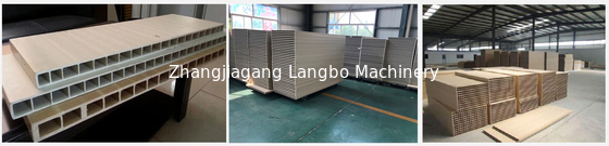 ফায়ারপ্রুফ 55KW WPC প্রোফাইল এক্সট্রুশন ডেকিং বোর্ড মেকিং লাইন